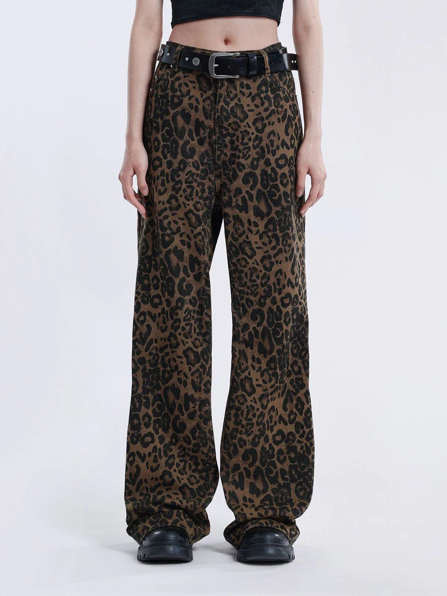 Leopardtryck Vid Denimbyxa